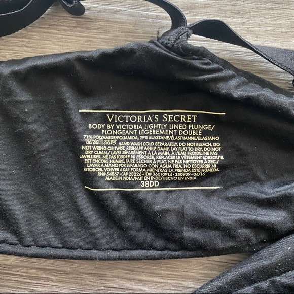 Victoria’s Secret Body by Victoria Wireless Bra - Picture 5 of 5